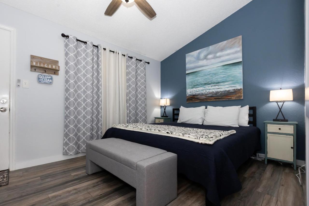 F Lakefront! Remodeled, Sleeps 4, Boat Slip, Patio, Wifi, Cable, Pool Osage Beach Eksteriør billede