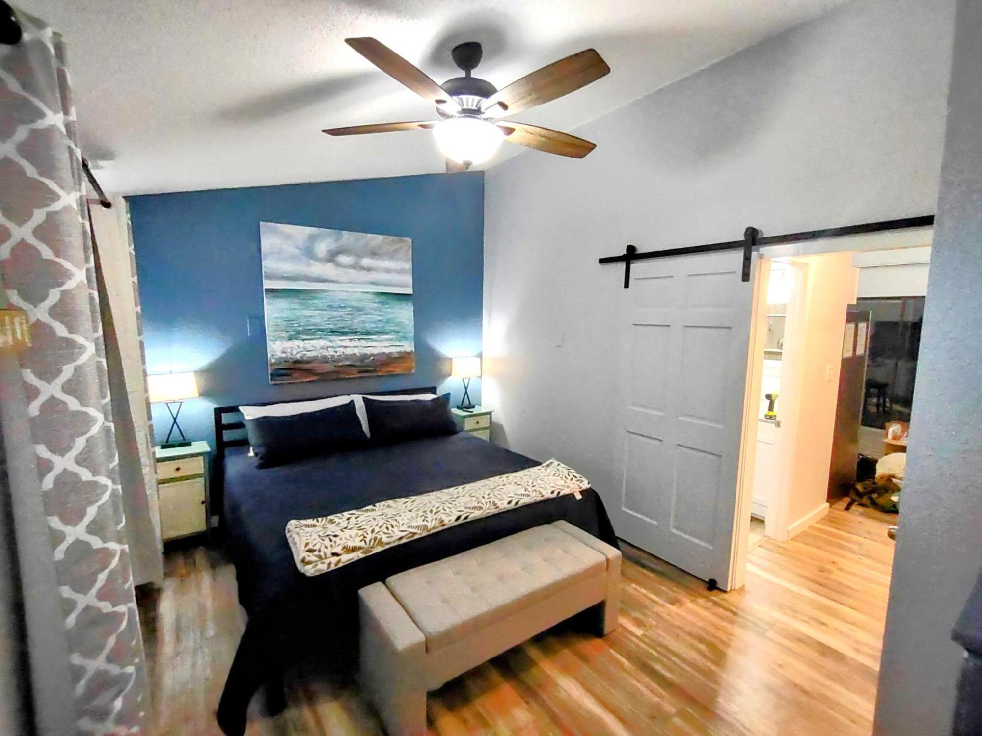 F Lakefront! Remodeled, Sleeps 4, Boat Slip, Patio, Wifi, Cable, Pool Osage Beach Eksteriør billede