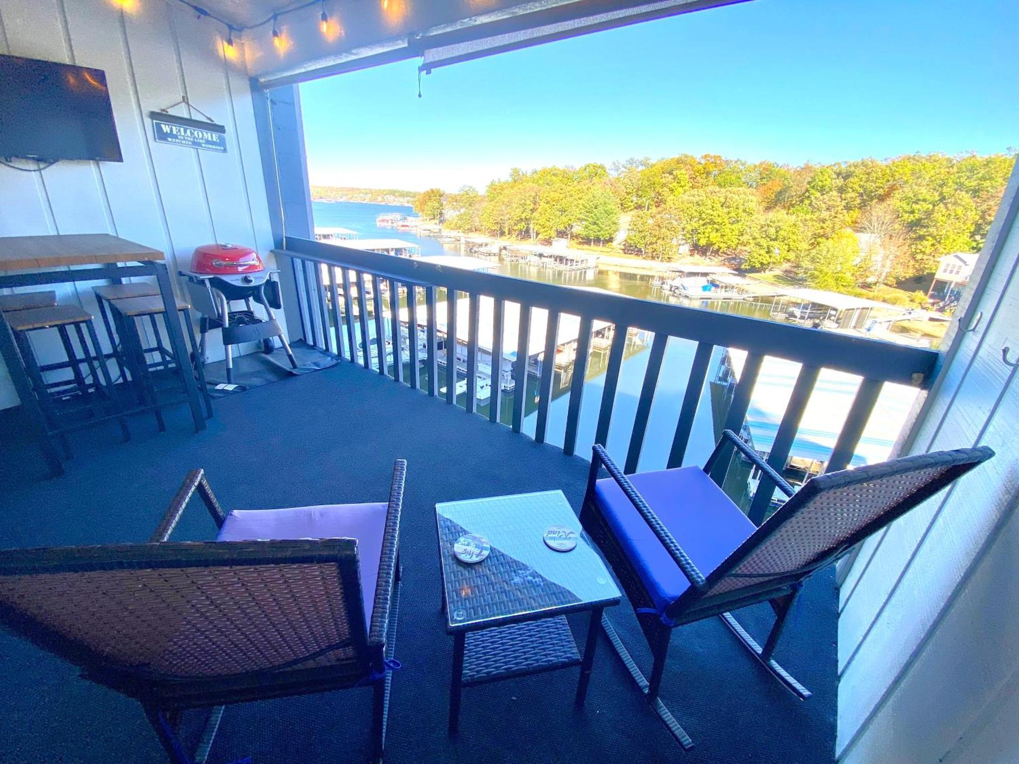 F Lakefront! Remodeled, Sleeps 4, Boat Slip, Patio, Wifi, Cable, Pool Osage Beach Eksteriør billede
